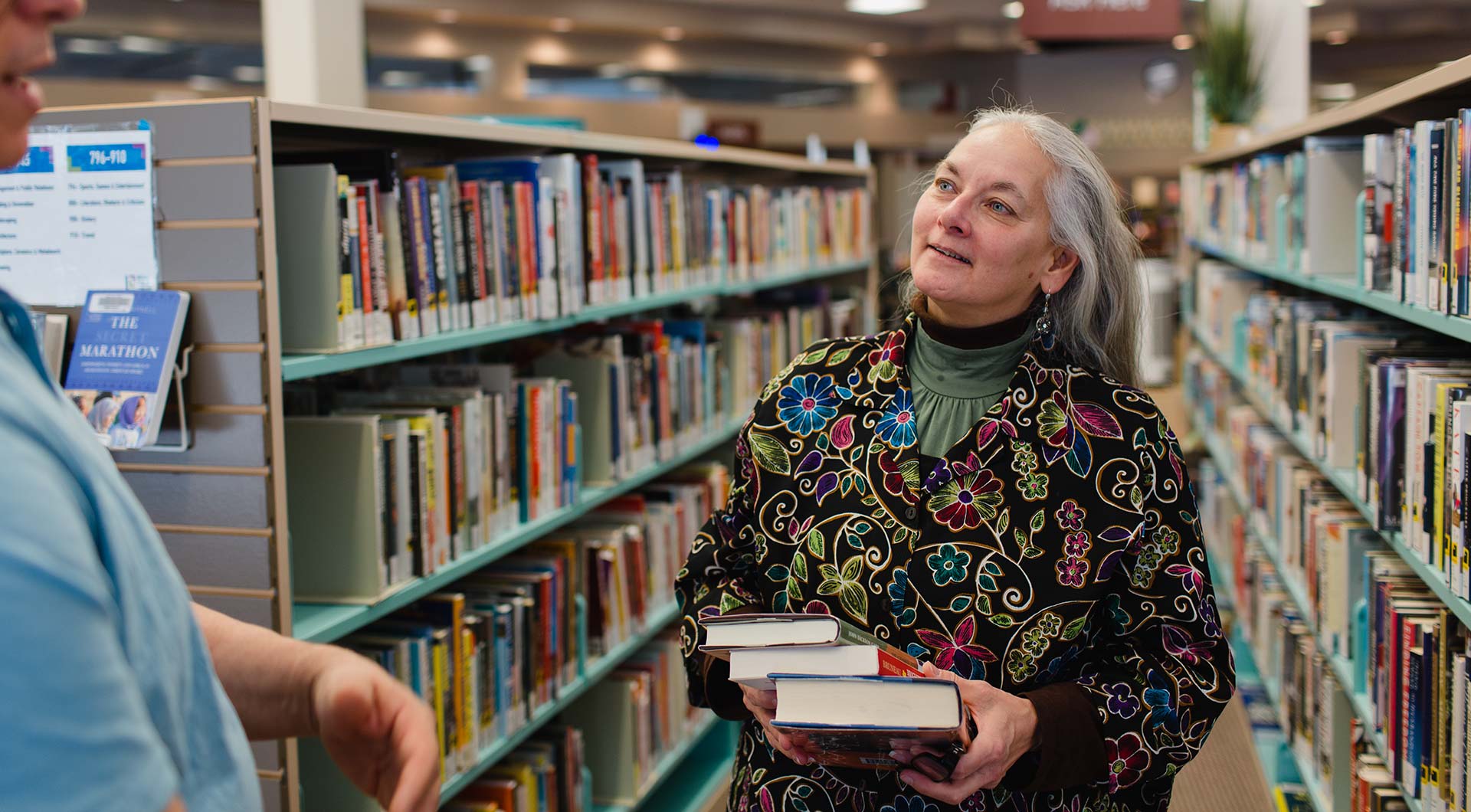 Regina Public Library - Non-fiction Isle